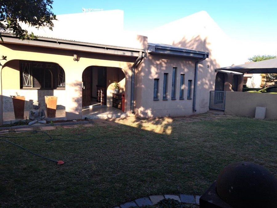 4 Bedroom Property for Sale in Flora Park Northern Cape